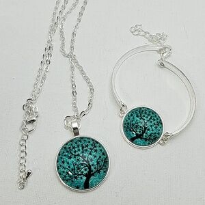 Beautiful Colorfully Designs & Silver Tone Set